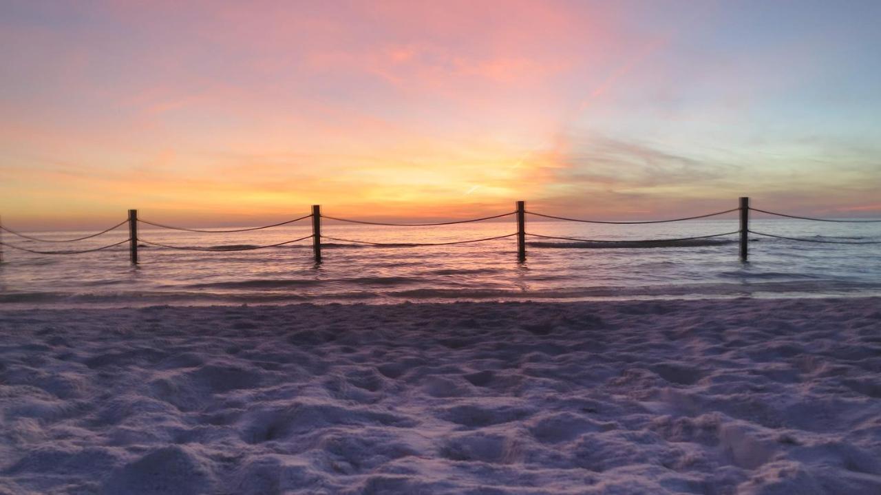 256 Surf Song Resort St. Pete Beach Exterior foto